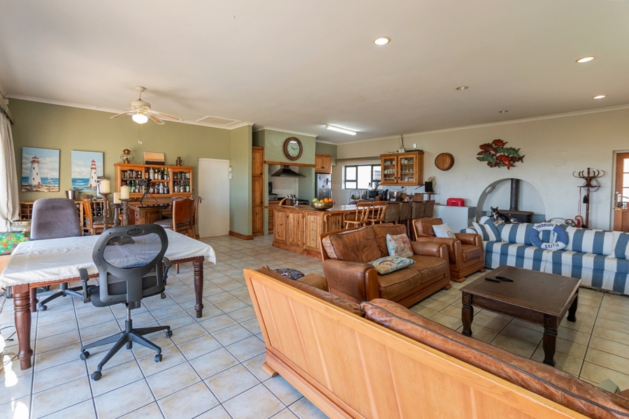 5 Bedroom Property for Sale in Duyker Eiland Western Cape
